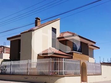 SE VENDE CASA ESQUINERA DE OFERTA