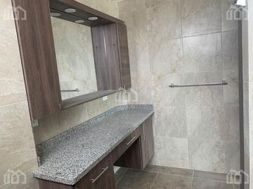 CASAS DE VENTA SECTOR 911 RIOBAMBA