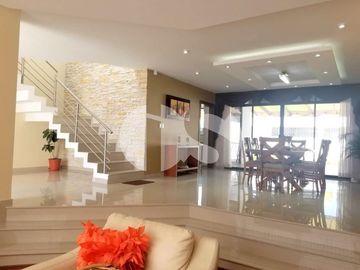 SE VENDE CASA EN RIOBAMBA
