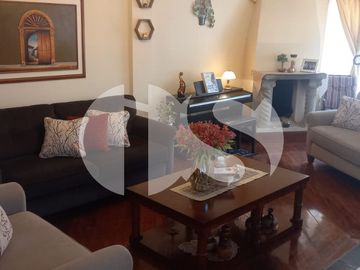 SE VENDE CASA  CON TERRENO SECTOR ECU911 RIOBAMBA