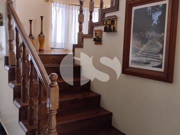 SE VENDE CASA  CON TERRENO SECTOR ECU911 RIOBAMBA