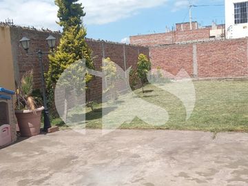 SE VENDE CASA  CON TERRENO SECTOR ECU911 RIOBAMBA