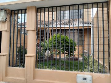 SE VENDE CASA  CON TERRENO SECTOR ECU911 RIOBAMBA