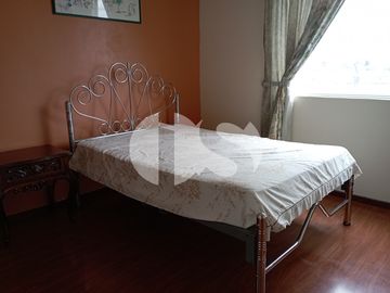 CASA CON TERRENO DE VENTA SOBRE CALLE PRINCIPAL DE RIOBAMBA