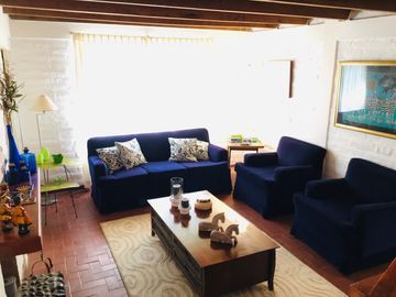 Venta Quinta Guayllabamba con árboles de aguacate
