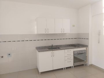 Alquila 2 amb. Contrafr piso alto Villa Pueyrredon
