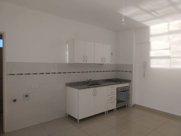Alquila 2 amb. Contrafr piso alto Villa Pueyrredon
