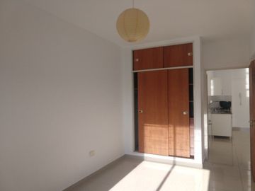Alquila 2 amb. Contrafr piso alto Villa Pueyrredon