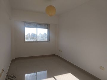 Alquila 2 amb. Contrafr piso alto Villa Pueyrredon