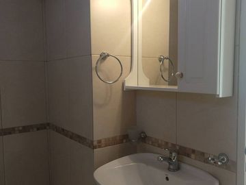 Alquila 2 amb. Contrafr piso alto Villa Pueyrredon
