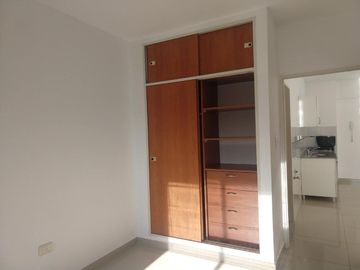 Alquila 2 amb. Contrafr piso alto Villa Pueyrredon