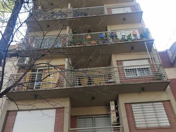 Alquila 2 amb. Contrafr piso alto Villa Pueyrredon