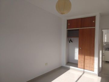 Alquila 2 amb. Contrafr piso alto Villa Pueyrredon
