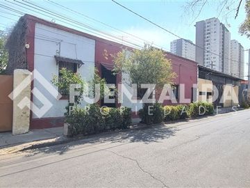 Casa en Venta en Av Salvador Allende con Barros Grez