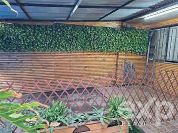 Casa en Venta en Vende Casa esquina 130 m2 3d, 1b, 1e