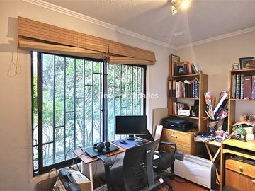 Casa en Venta en Casa en Venta en Condominio No Perimetral 5D4B mas Estar y Servicios en Lo Barnechea One Propiedades