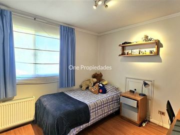 Casa en Venta en Casa en Venta en Condominio No Perimetral 5D4B mas Estar y Servicios en Lo Barnechea One Propiedades
