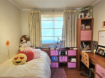 Casa en Venta en Casa en Venta en Condominio No Perimetral 5D4B mas Estar y Servicios en Lo Barnechea One Propiedades