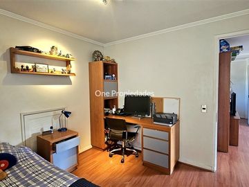 Casa en Venta en Casa en Venta en Condominio No Perimetral 5D4B mas Estar y Servicios en Lo Barnechea One Propiedades