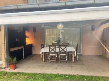 CASA  3 AMB. VENTA CON GALERIA PARRILLA Y PISCINA