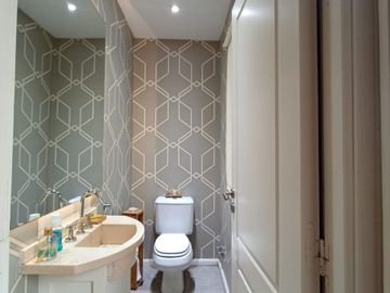 CASA  3 AMB. VENTA CON GALERIA PARRILLA Y PISCINA