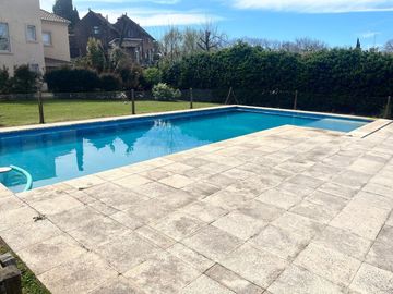 CASA  3 AMB. VENTA CON GALERIA PARRILLA Y PISCINA