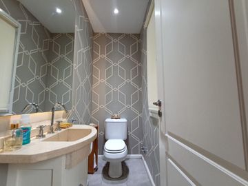 CASA  3 AMB. VENTA CON GALERIA PARRILLA Y PISCINA