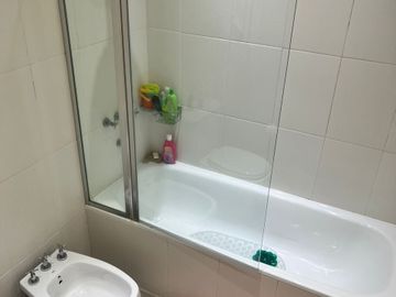 CASA  3 AMB. VENTA CON GALERIA PARRILLA Y PISCINA