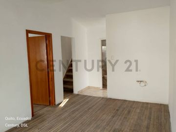 TERRENO CON CASA DE VENTA EN LA MENA2, SUR DE QUITO