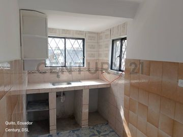 TERRENO CON CASA DE VENTA EN LA MENA2, SUR DE QUITO