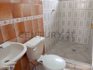 TERRENO CON CASA DE VENTA EN LA MENA2, SUR DE QUITO