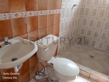 TERRENO CON CASA DE VENTA EN LA MENA2, SUR DE QUITO