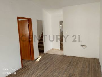 TERRENO CON CASA DE VENTA EN LA MENA2, SUR DE QUITO