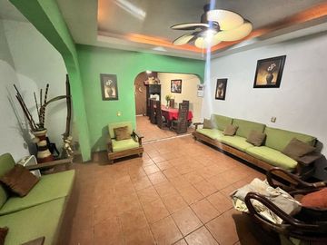 CASA EN VENTA ROBLE DE SANTA MARÍA $2.8MDP