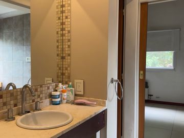 Casa en  venta - 5 ambientes-Pileta-Ingeniero Maschwitz-Escobar-Apto Credito-Permuta menor valor