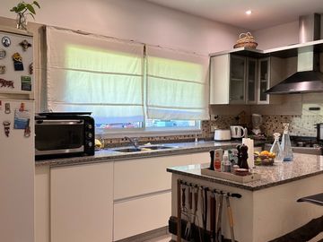 Casa en  venta - 5 ambientes-Pileta-Ingeniero Maschwitz-Escobar-Apto Credito-Permuta menor valor