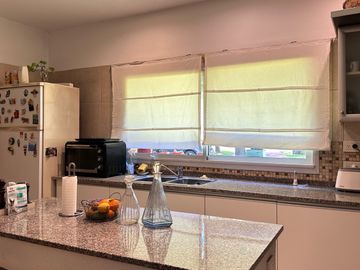 Casa en  venta - 5 ambientes-Pileta-Ingeniero Maschwitz-Escobar-Apto Credito-Permuta menor valor