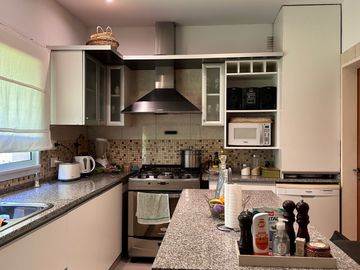 Casa en  venta - 5 ambientes-Pileta-Ingeniero Maschwitz-Escobar-Apto Credito-Permuta menor valor
