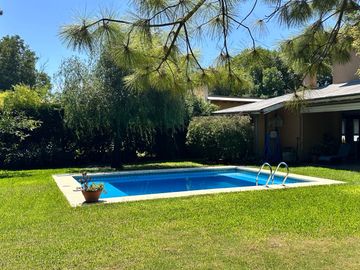 Casa en  venta - 5 ambientes-Pileta-Ingeniero Maschwitz-Escobar-Apto Credito-Permuta menor valor