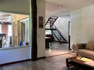 Casa en  venta - 5 ambientes-Pileta-Ingeniero Maschwitz-Escobar-Apto Credito-Permuta menor valor