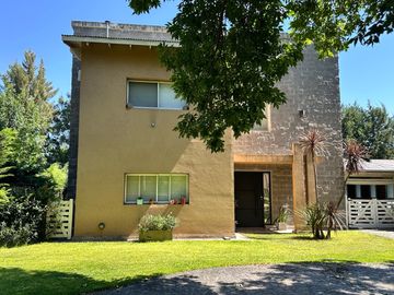 Casa en  venta - 5 ambientes-Pileta-Ingeniero Maschwitz-Escobar-Apto Credito-Permuta menor valor