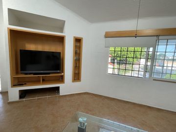 Casa Estilo Contemporáneo con seguridad 24/7 y excelentes espacios