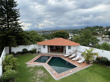 Casa Estilo Contemporáneo con seguridad 24/7 y excelentes espacios