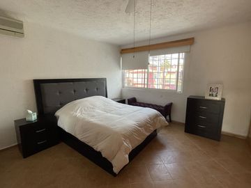 Casa Estilo Contemporáneo con seguridad 24/7 y excelentes espacios