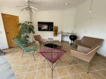 Casa Estilo Contemporáneo con seguridad 24/7 y excelentes espacios