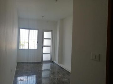 Edificio con dos departamentos y un local comercial en planta baja. En venta - (3)