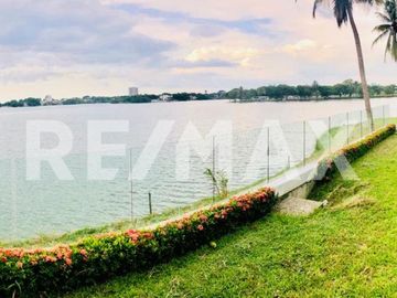CASA EN VENTA CON VISTA A LA LAGUNA - (3)