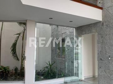 CASA EN VENTA CON VISTA A LA LAGUNA - (3)