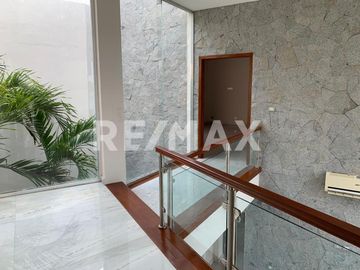 CASA EN VENTA CON VISTA A LA LAGUNA - (3)