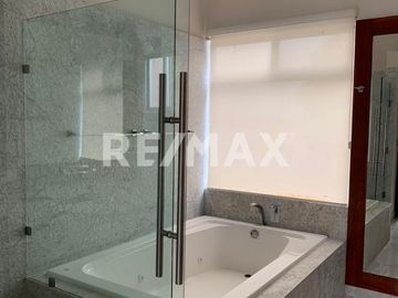 CASA EN VENTA CON VISTA A LA LAGUNA - (3)